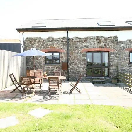 Houndapitt Cottages *